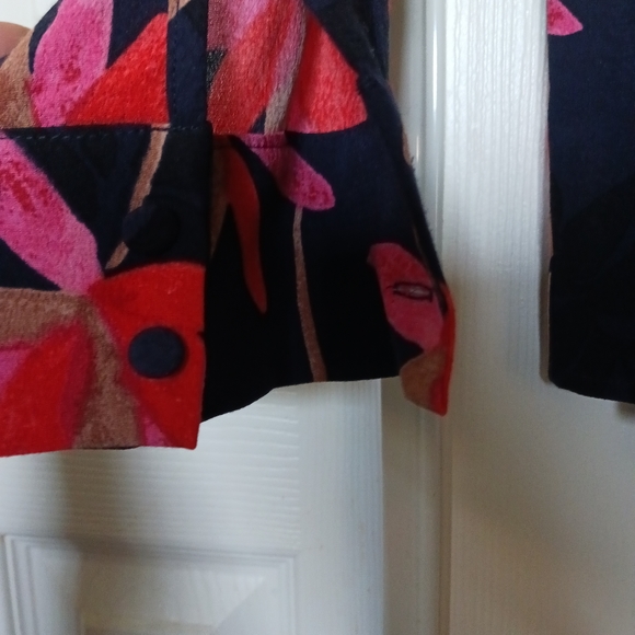 SEZANE FLORENCE TOP PETAL PRINT NAVY BLUE. USED WOMEN GREAT CONDITION - Picture 9 of 10